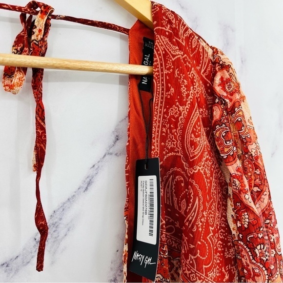 NastyGal Paisley Balloon Sleeve Mini Wrap Dress - Picture 7 of 10